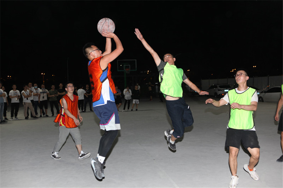 ÓÀÀû¼¯ÍÅ΢µçÊ׽조Èý¶ÔÈý¡±ÀºÇòÈü