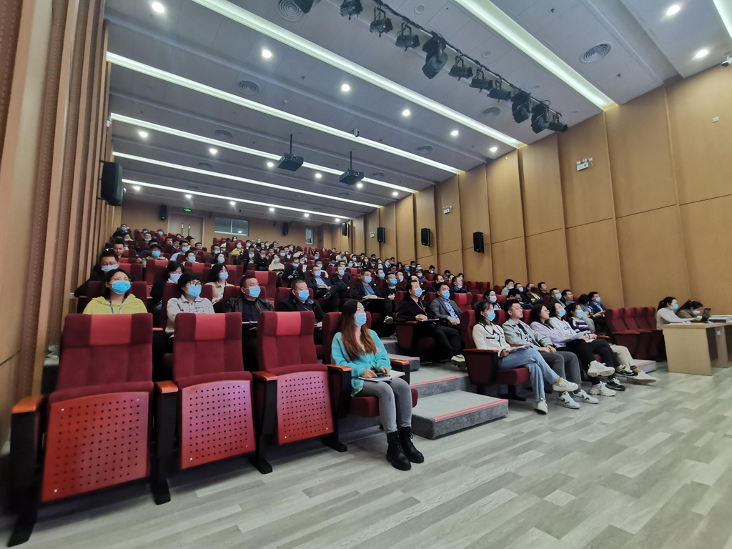 ��������΢�翪չONE IT����˼�뼰���Կͻ�Ϊ���ġ��Ĵ��ں������˶�