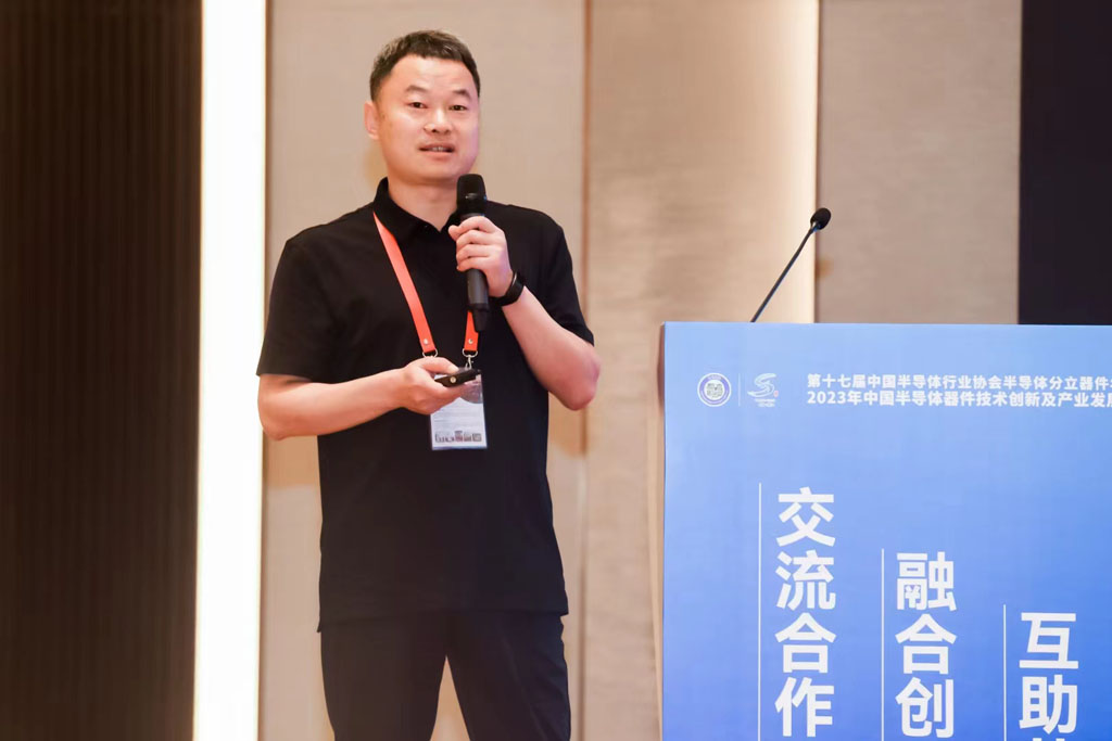 ��������΢��Ӧ����ϯ��ʮ�߽��й��뵼������������